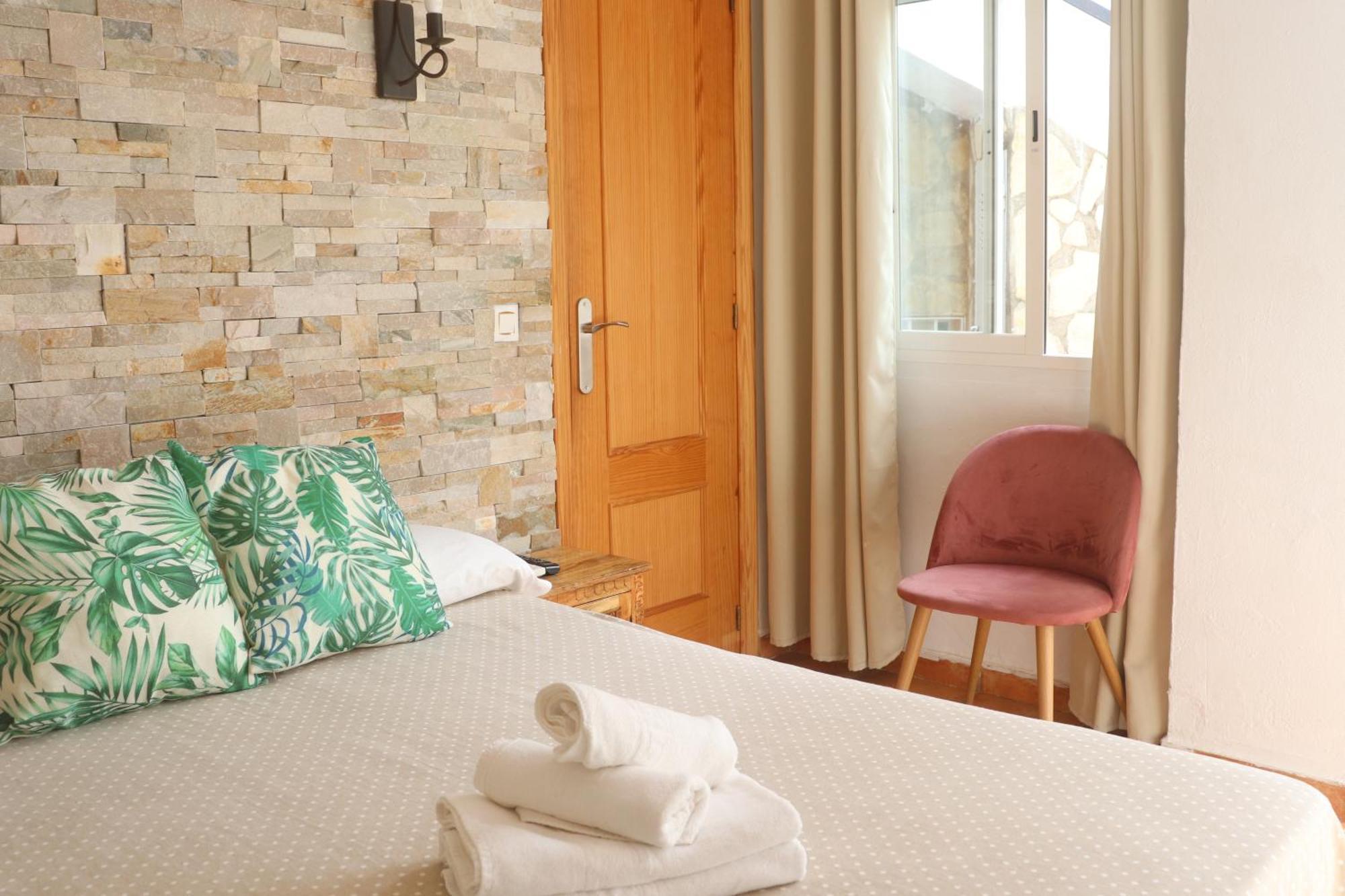 Hostal La Paloma II Calpe Esterno foto