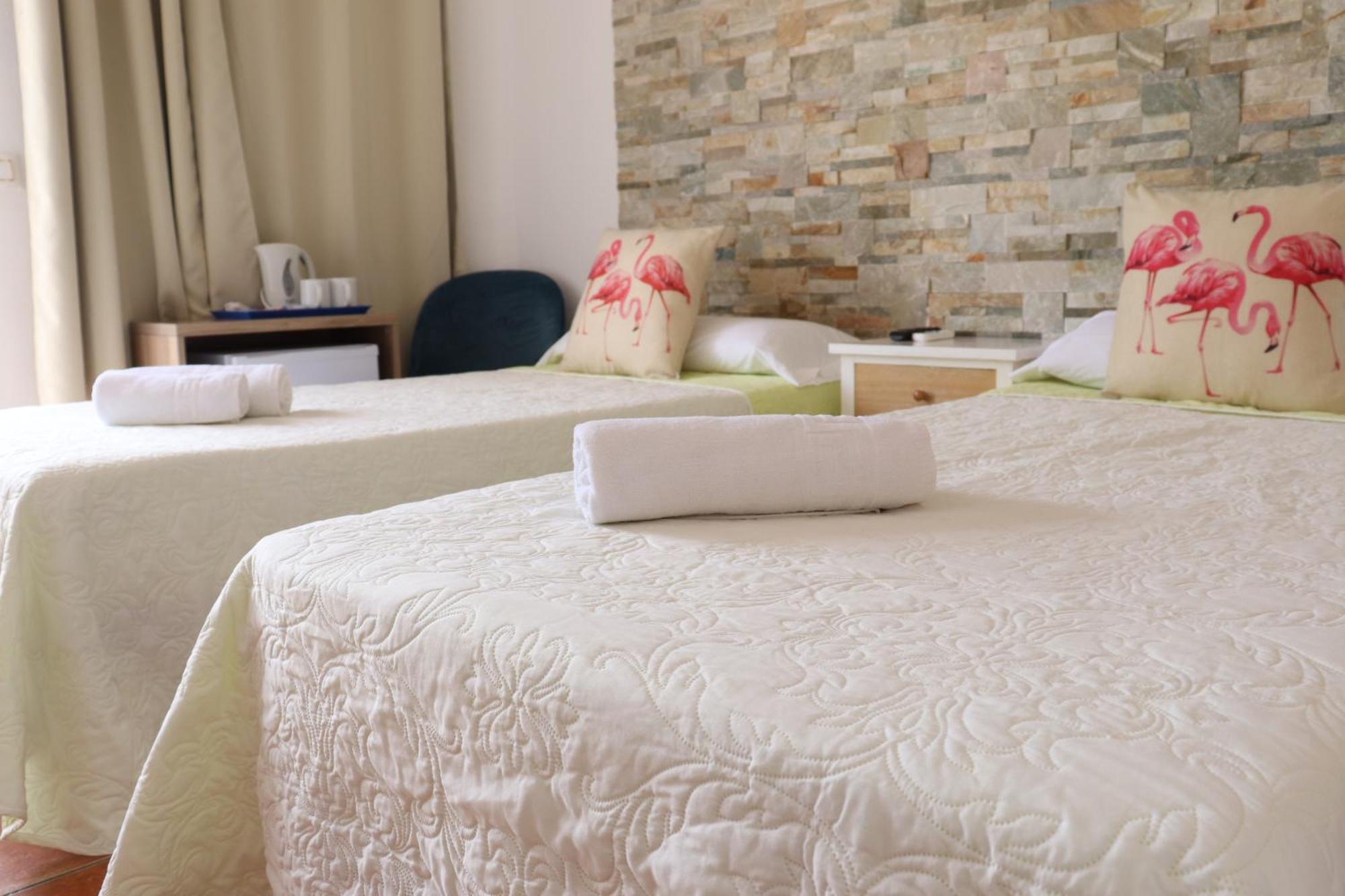Hostal La Paloma II Calpe Esterno foto