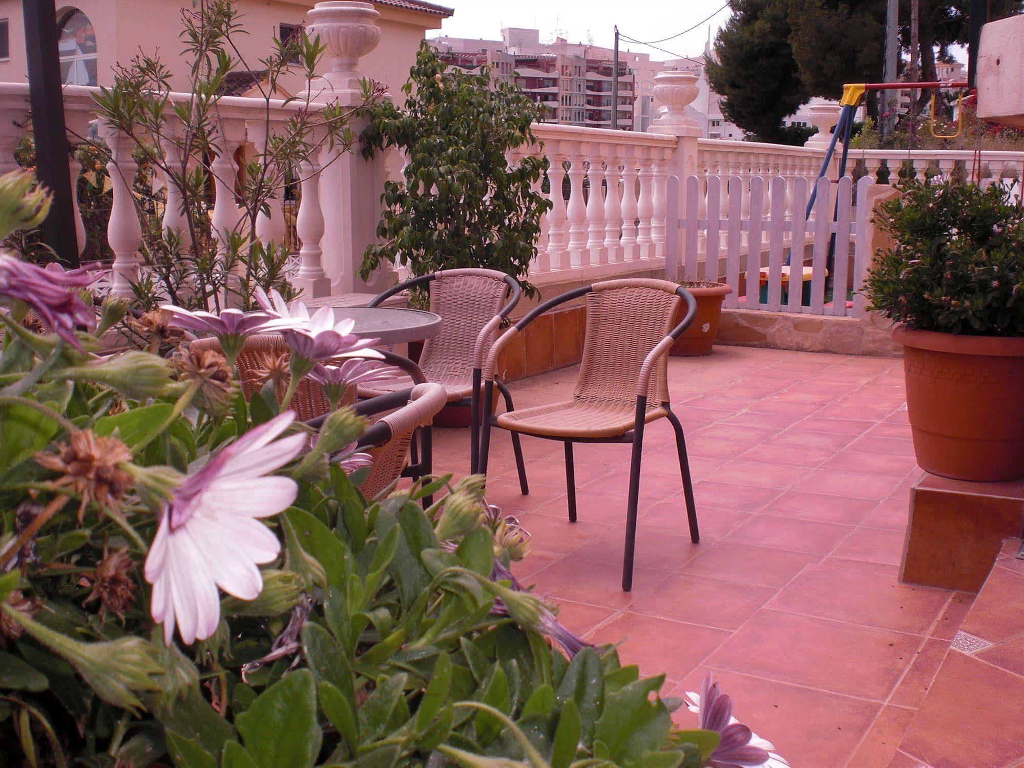 Hostal La Paloma II Calpe Esterno foto