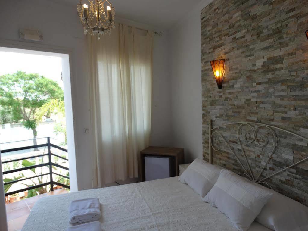 Hostal La Paloma II Calpe Esterno foto